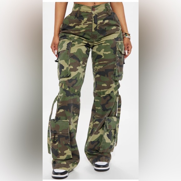 VIP Pants - VIP Camo Cargo Jeans- Green & Black Wide Leg Size 00 NWT